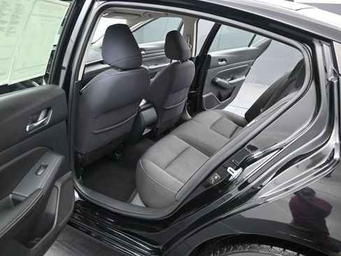 Used 2019 Nissan Altima 2.5 S FWD image 11
