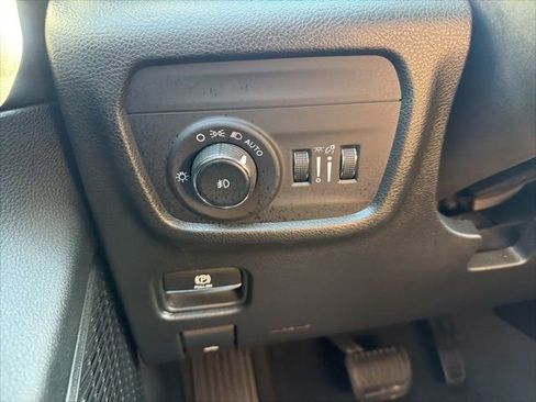 Used 2023 Jeep Grand Cherokee L Limited w/ Black Appearance Package AWD/4WD image 41