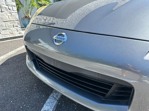Used 2013 Nissan 370Z Coupe image 5