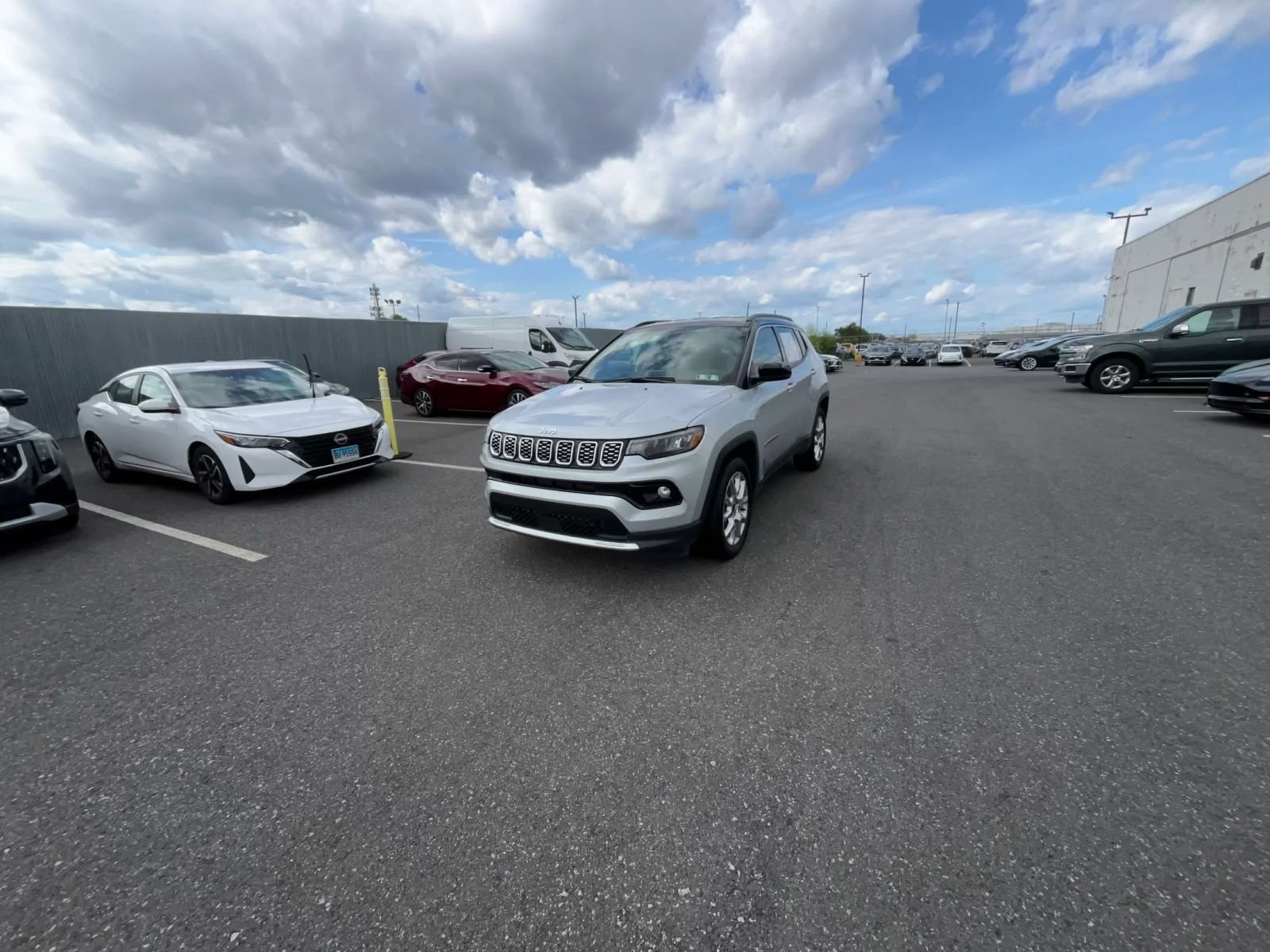 Used 2025 Jeep Compass Limited AWD/4WD image 6