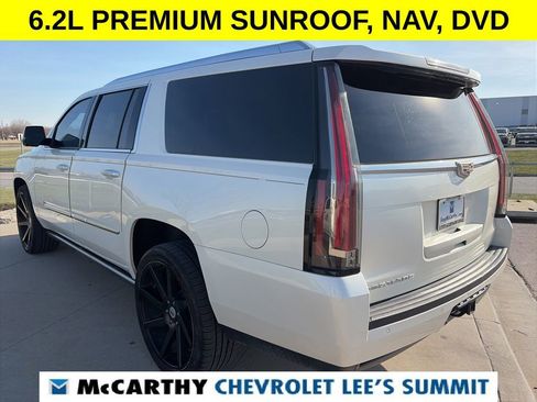 Used 2015 Cadillac Escalade ESV Premium image 14