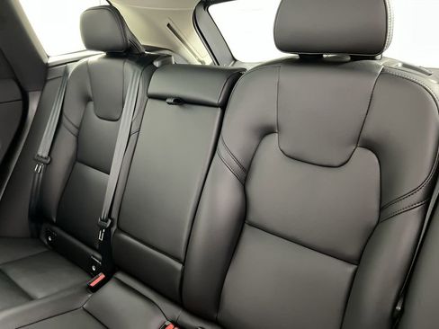 Certified 2025 Volvo XC60 B5 Core w/ Climate Package image 24