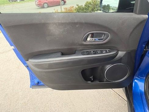 Used 2018 Honda HR-V EX image 10