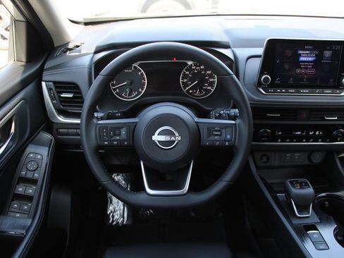 Certified 2024 Nissan Rogue SV w/ SV Premium Package AWD/4WD image 18