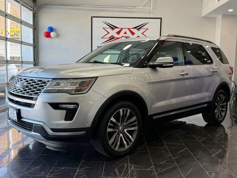 Used 2019 Ford Explorer Platinum AWD/4WD image 3