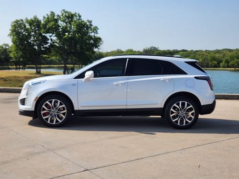 Used 2022 Cadillac XT5 Sportv w/ Technology Package AWD/4WD image 3