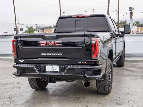 Used 2025 GMC Sierra 2500 AT4 w/ Technology Package AWD/4WD image 9