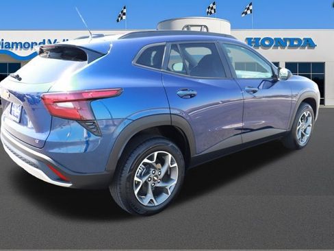 Used 2024 Chevrolet Trax LT FWD image 6