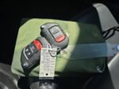 Used 2022 Jeep Wrangler Unlimited Sahara w/ Cold Weather Group AWD/4WD image 23