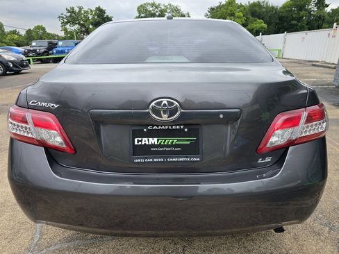 Used 2011 Toyota Camry image 10