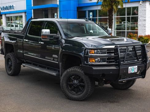 Used 2019 Chevrolet Silverado 3500 High Country AWD/4WD image 2