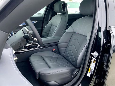 Used 2026 BMW 750e xDrive 750e xDrive w/ Executive Package image 9