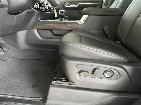 New 2026 GMC Sierra 1500 SLT w/ SLT Premium Plus Package image 14