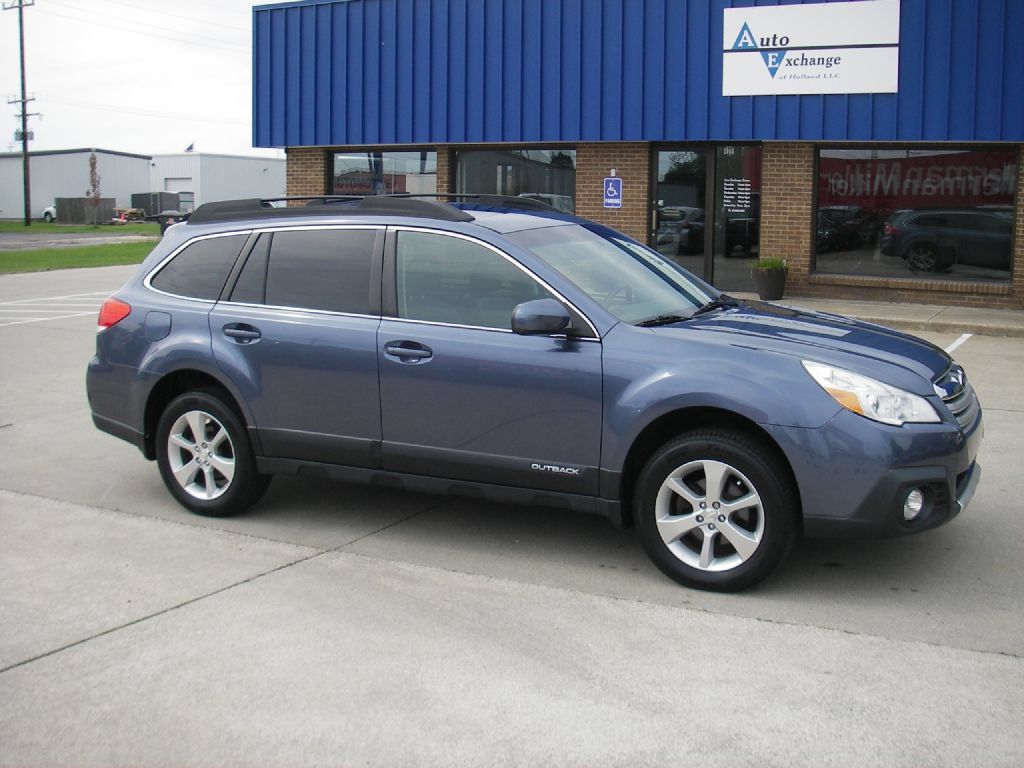 Used 2014 Subaru Outback 2.5i Limited AWD/4WD image 3