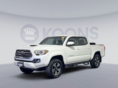 Used 2016 Toyota Tacoma TRD Sport w/ Towing Package image 1