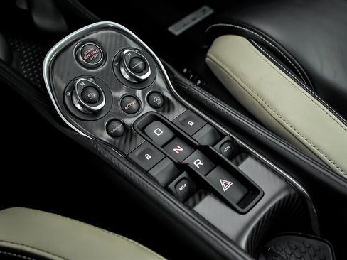 Used 2017 McLaren 570S RWD image 35