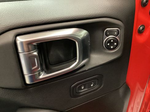 Used 2025 Jeep Wrangler Backcountry image 14