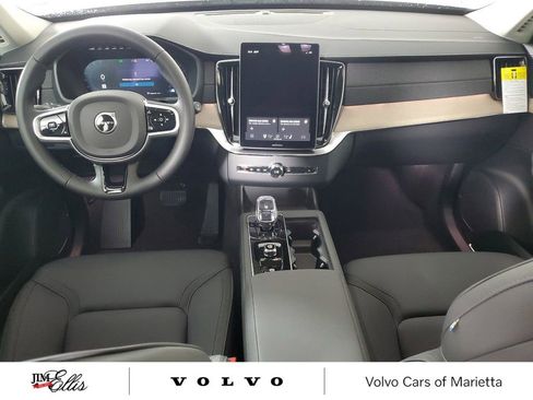 New 2025 Volvo XC90 B6 Core w/ Climate Package image 16