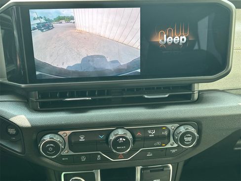 Used 2024 Jeep Wrangler Sport image 30