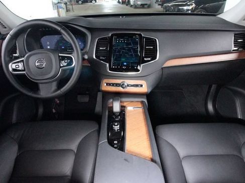 Certified 2025 Volvo XC90 B5 Plus w/ Protection Package Premier AWD/4WD image 5
