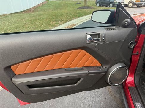 Used 2010 Ford Mustang GT image 21