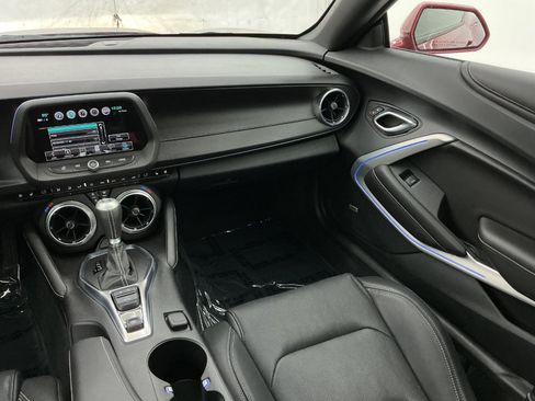 Used 2017 Chevrolet Camaro LT RWD image 21