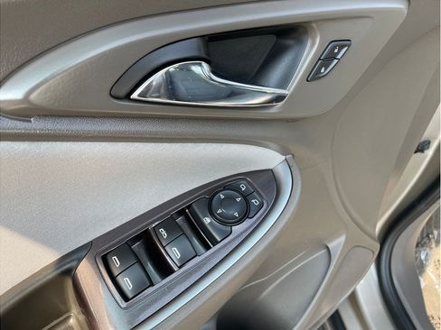 Used 2022 Chevrolet Malibu LT FWD image 11
