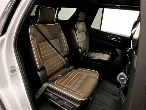 Used 2025 GMC Yukon Denali Ultimate AWD/4WD image 26