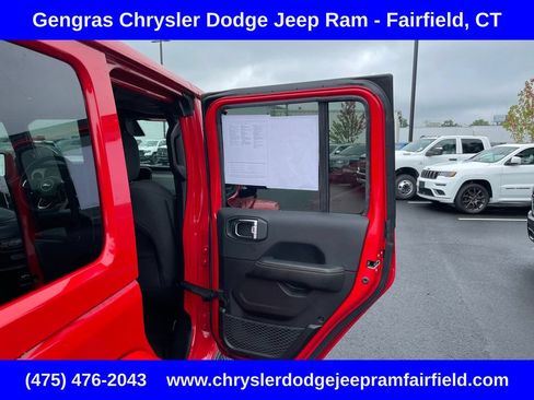 Certified 2025 Jeep Wrangler Unlimited Sahara AWD/4WD image 24