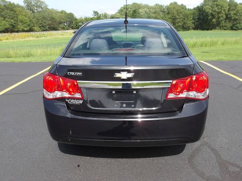 Used 2014 Chevrolet Cruze LS FWD image 4