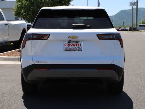 Used 2026 Chevrolet Equinox LT FWD image 5