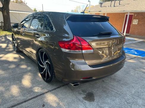 Used 2011 Toyota Venza image 4