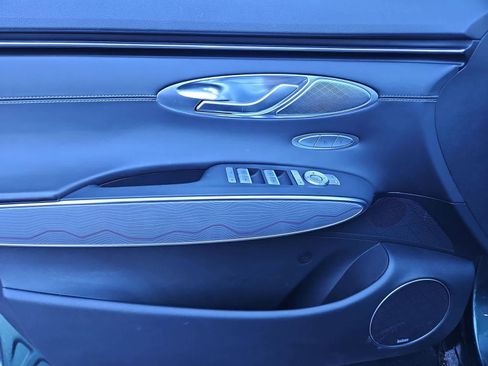 Used 2022 Genesis GV70 2.5T w/ Advanced Package image 27