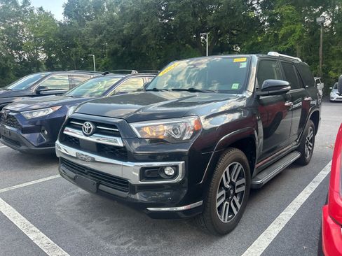 Used 2024 Toyota 4Runner Limited AWD/4WD image 2