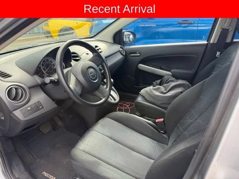 Used 2014 MAZDA MAZDA2 Sport FWD image 6