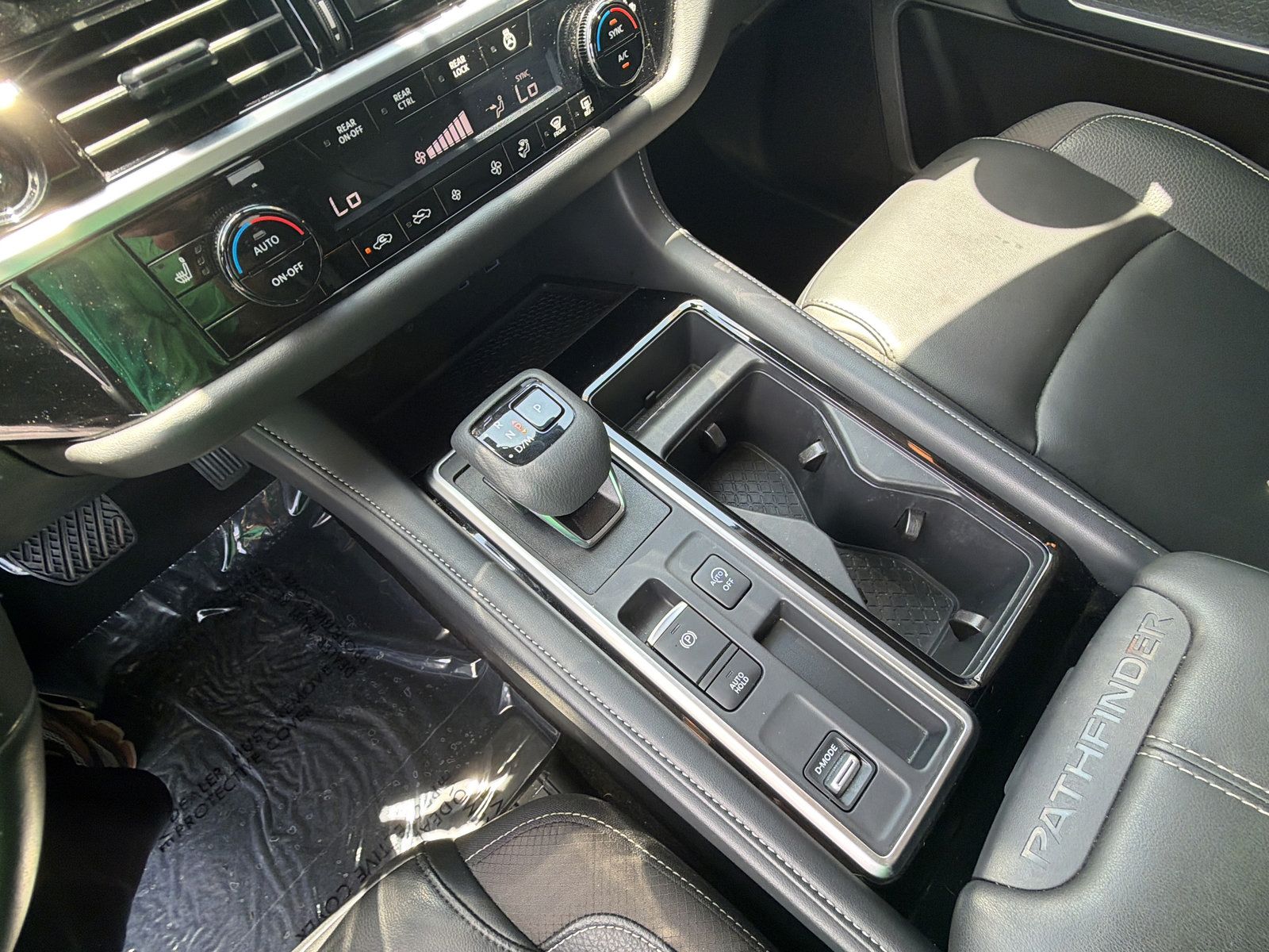 Certified 2025 Nissan Pathfinder SL w/ SL Premium Package FWD image 26