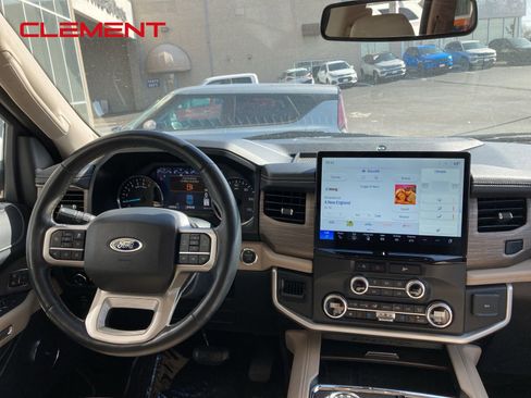 Used 2024 Ford Expedition Limited AWD/4WD image 18