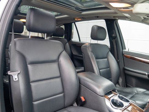 Used 2011 Mercedes-Benz R 350 4MATIC image 25