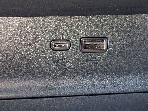 Used 2025 Chevrolet Equinox LT FWD image 25