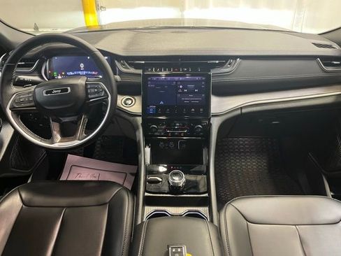 Used 2025 Jeep Grand Cherokee Limited w/ Trailer Tow Package image 5