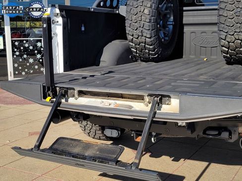 Used 2018 Ford F150 Raptor w/ Equipment Group 802A Luxury image 36