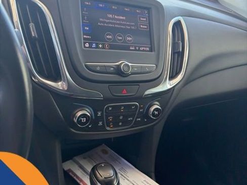 Used 2020 Chevrolet Equinox LT FWD image 11