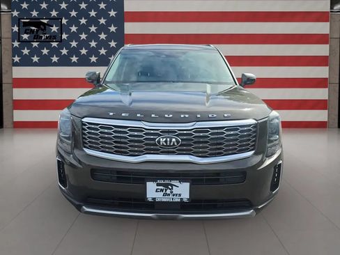 Used 2020 Kia Telluride EX AWD/4WD image 2