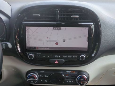 Used 2024 Kia Soul EX FWD image 17