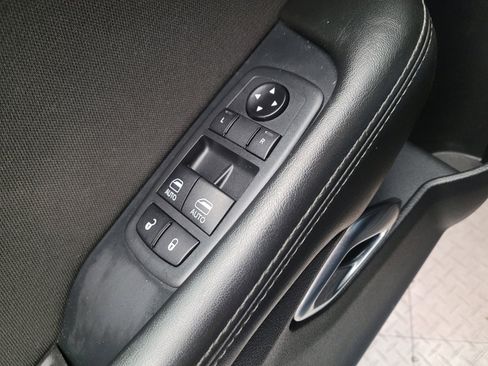 Used 2020 Dodge Challenger SXT RWD image 27