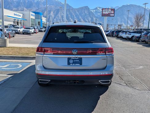Used 2024 Volkswagen Atlas SE AWD/4WD image 7