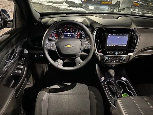Used 2023 Chevrolet Traverse LT image 23