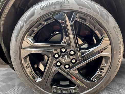 Used 2024 Chevrolet Equinox EV RS FWD image 4
