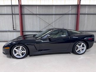 Used 2005 Chevrolet Corvette Coupe w/ Preferred Equipment Group RWD video 1