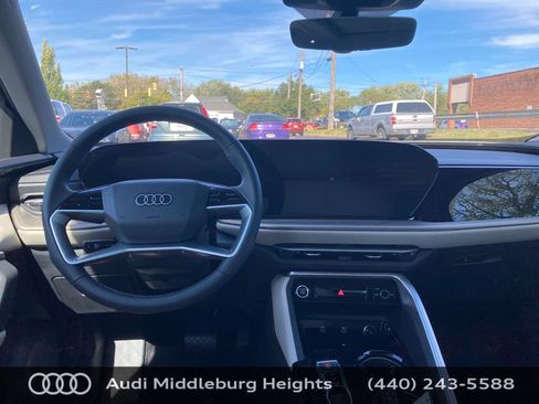 Used 2025 Audi Q5 Premium w/ Convenience Package image 36